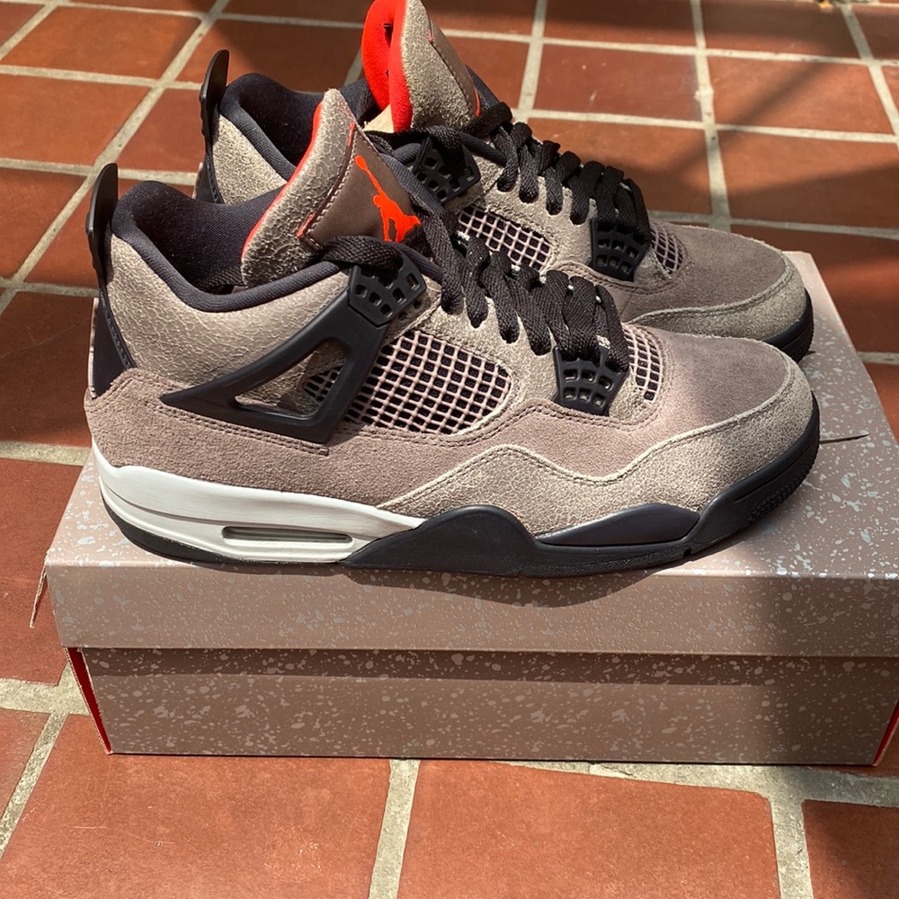 Jordan 4 Taupe Haze